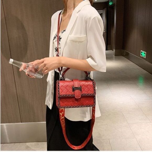 Chain Trimmed Buckle Design Messenger Bag Satchel - Picture 9 of 11